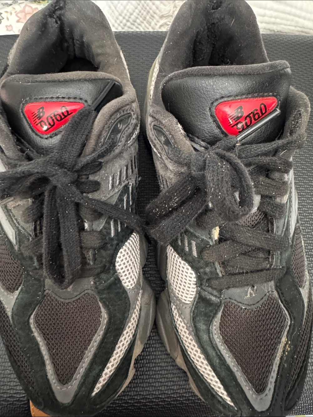 New Balance unisex  Black & Gray Sneakers with Red Logo Accents